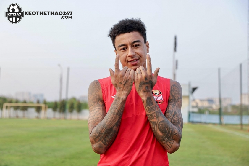 Jesse Lingard cùng FC Seoul tập huấn tại Việt Nam