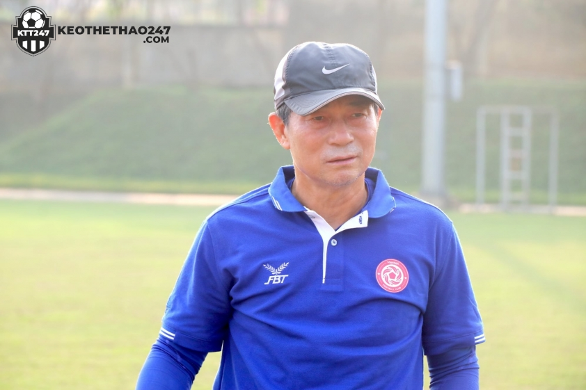 HLV Bae Ji Won chia sẻ chi tiết về chiến thuật giúp Việt Nam sẽ chơi tốt trước người Thái. (Ảnh: Viettel) HLV Bae Ji Won chia sẻ chi tiết về chiến thuật giúp Việt Nam sẽ chơi tốt trước người Thái.