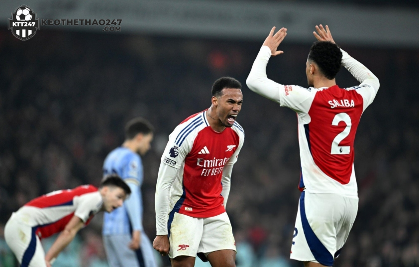 Arsenal tạo nên thành tích ấn tượng với nhóm 