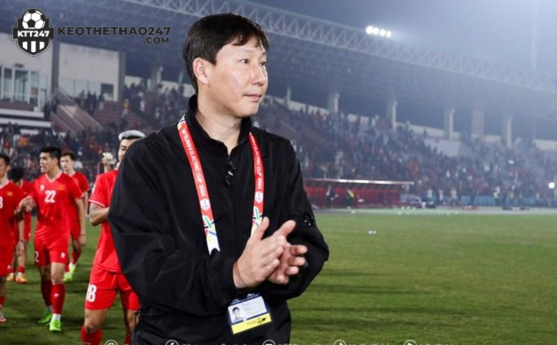 HLV Kim Sang Sik sớm trở lại Việt Nam sau AFF Cup 2024 (Ảnh: VFF)