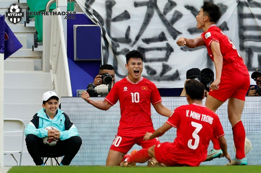 ĐT Việt Nam đã có một ngày thi đấu bùng nổ bàn thắng trước Nhật Bản (Ảnh: Getty). ĐT Việt Nam đã có một ngày thi đấu bùng nổ bàn thắng trước Nhật Bản (Ảnh: Getty).