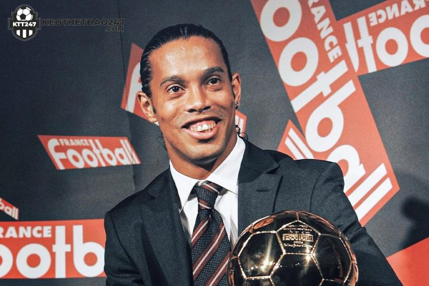 Sterling cho rằng Ronaldinho là cầu thủ vĩ đại nhất thế giới (Ảnh: Getty).